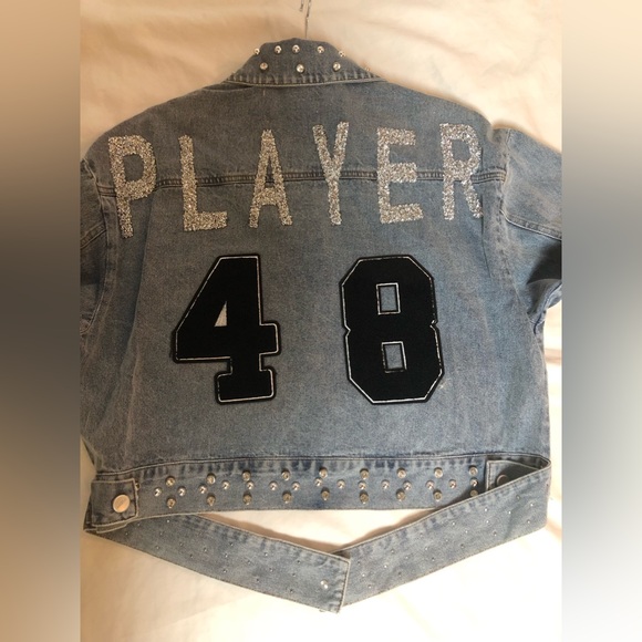 AKIRA PLAYER APPLIQUÉ STUDDED DENIM JACKET SIZE: SMALL - Picture 3 of 9